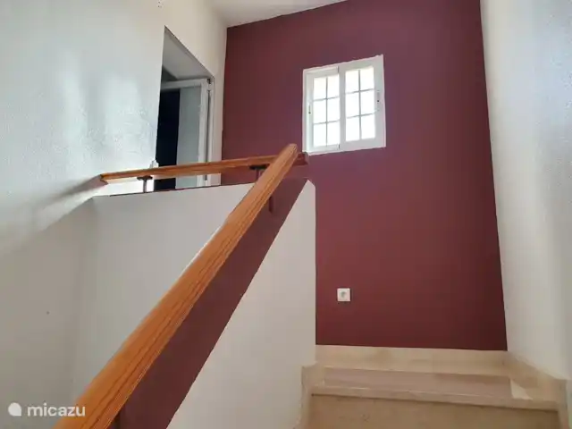 Casa Steven Privézwembad / Jacuzzi huren in Spanje, Costa Blanca, Torrevieja - vakantiehuis Trap richting de bovenste kamer