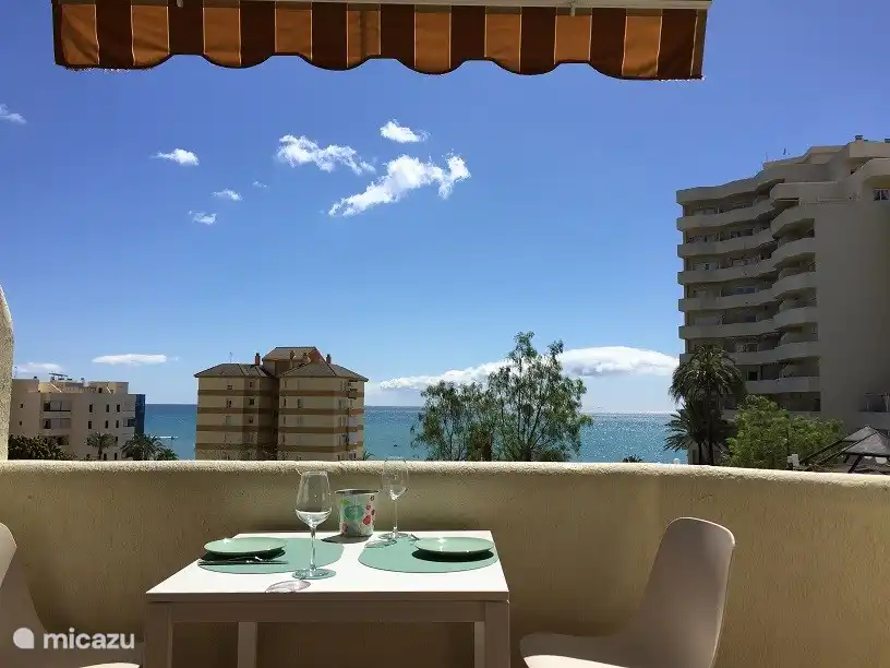 Get Wallpaper Beach condo meubels For Android Free