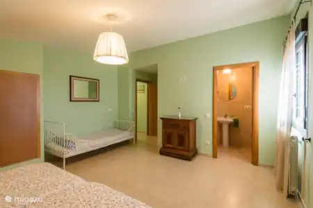 Vakantiehuis Spanje, Costa Brava, Lloret de Mar finca Can Maeva, riante villa voor 18 pax