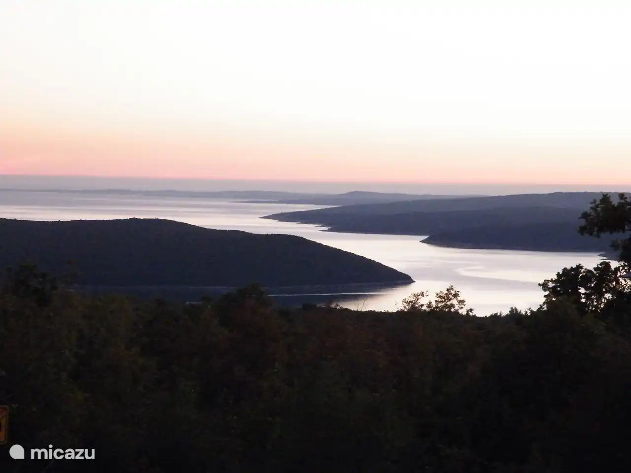 Ciel du soir. La vue depuis la terrasse est magnifique.