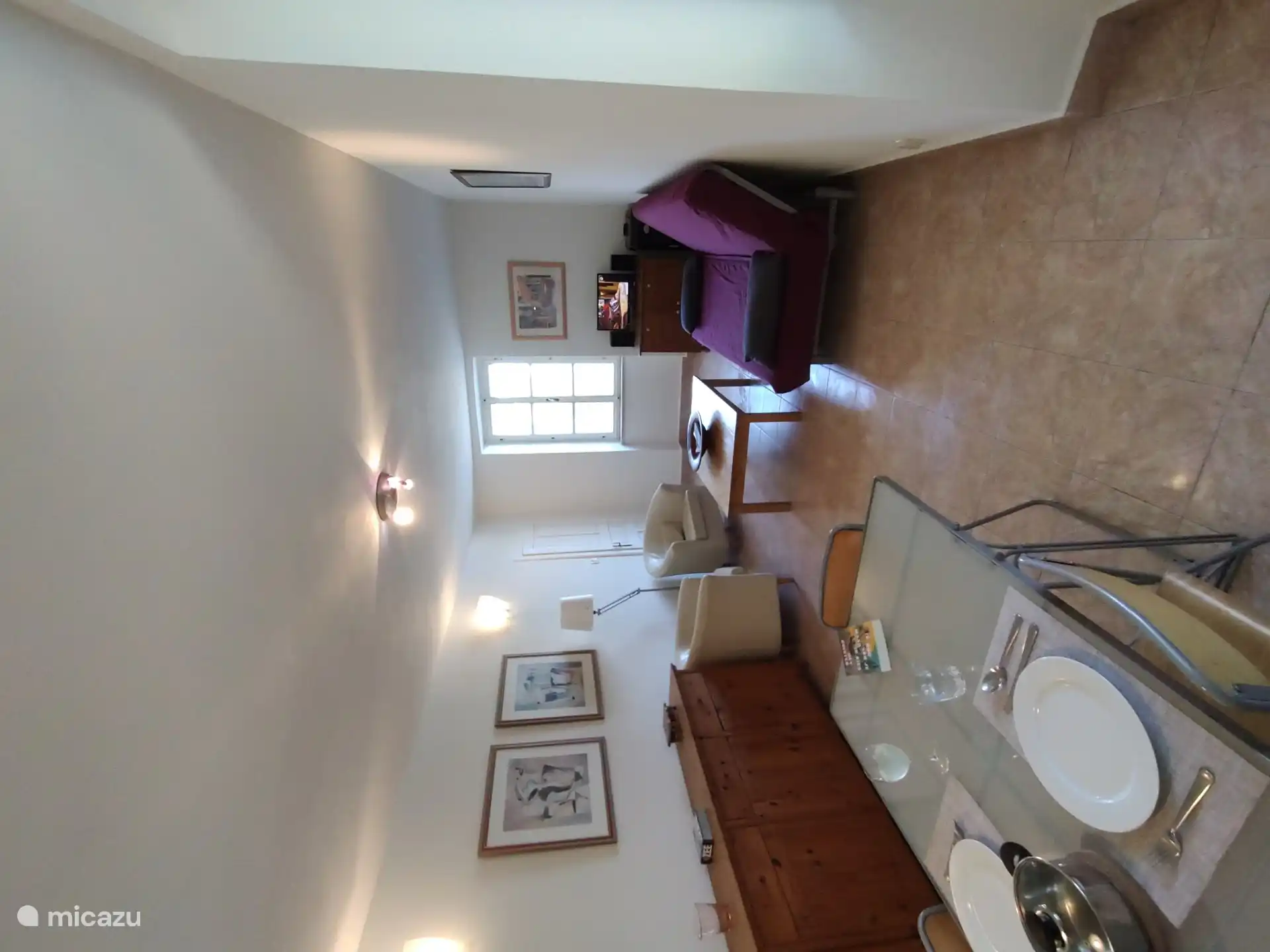 Séjour avec canapé-lit double