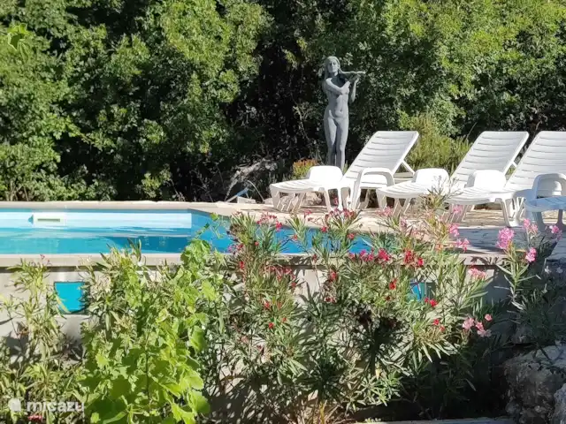 Sofía en Croacia, Istria, Labin - casa vacacional Piscina con tumbonas