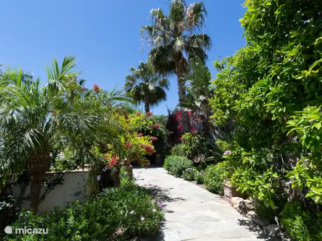 villa huren in Spanje, Costa Tropical, Salobreña – Villa Esmeralda Esmeralda heeft een prachtige tuin