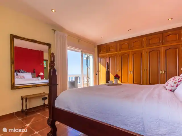 villa huren in Spanje, Costa Tropical, Salobreña – Villa Esmeralda Slaapkamer met tweepersoonsbed