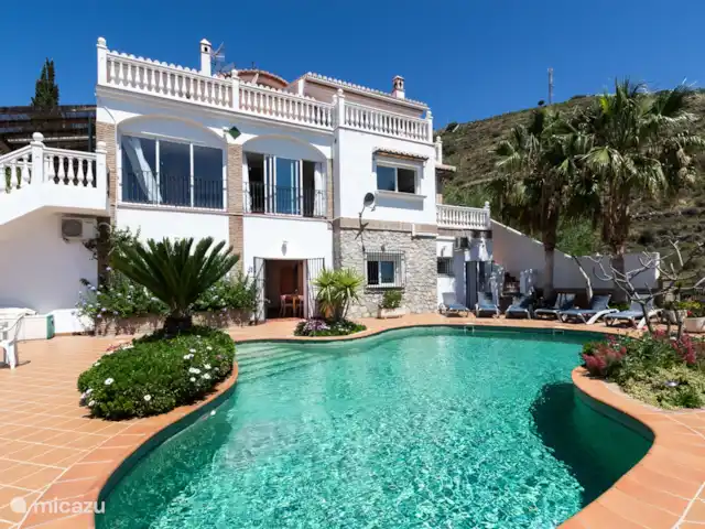 villa huren in Spanje, Costa Tropical, Salobreña – Villa Esmeralda Villa Esmeralda heeft een groot zwembad
