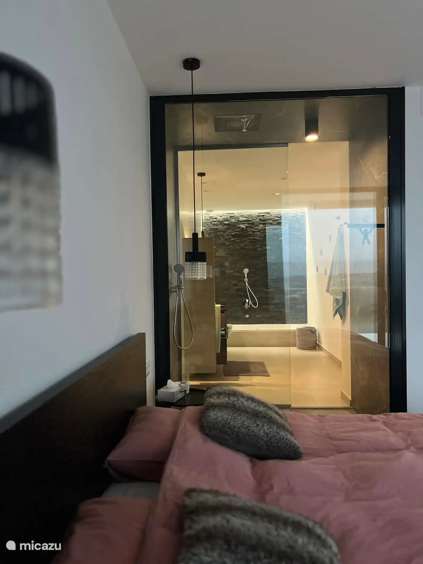 Dormitorio principal con baño privado
