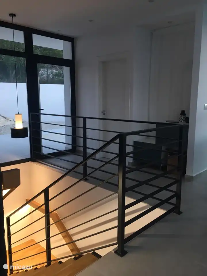 escalier avec éclairage automatique