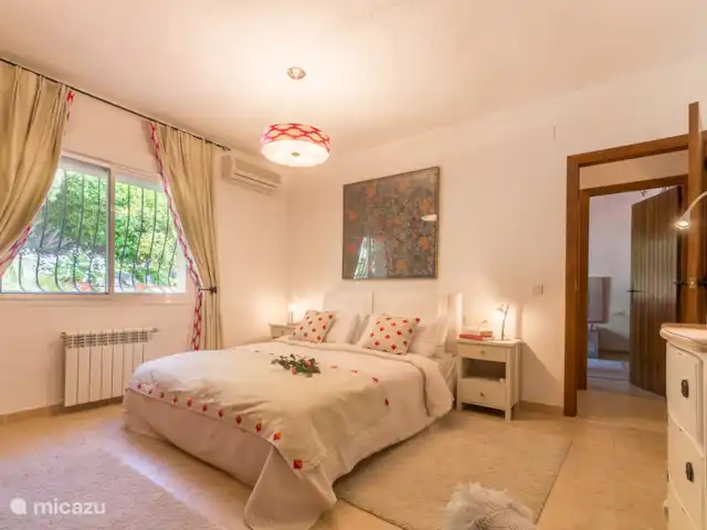 villa huren in Spanje, Costa Tropical, Salobreña – Villa Aura Slaapkamer met tweepersoons bed