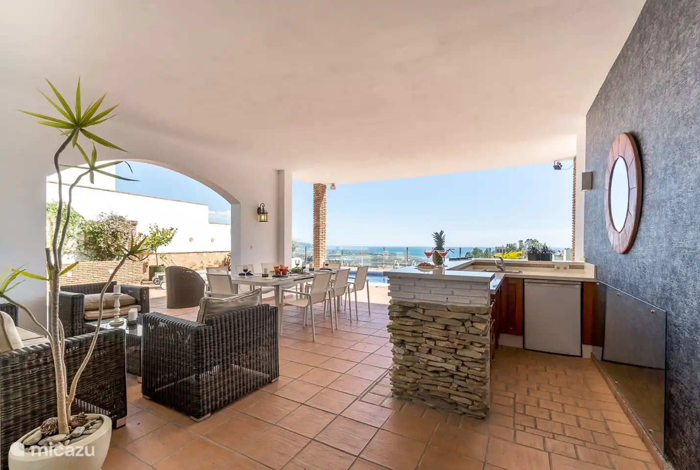 The cozy outdoor bar