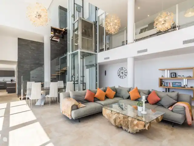 villa huren in Spanje, Costa Tropical, Salobreña – Villa29 De woonkamer met hoog plafond