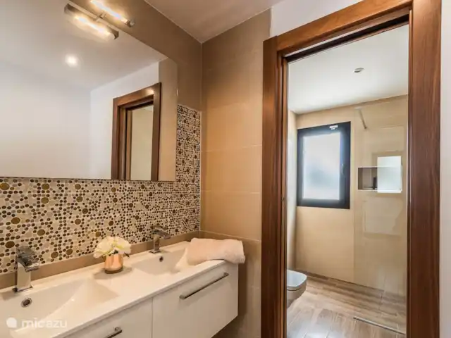 villa huren in Spanje, Costa Tropical, Salobreña – Villa29 Badkamer met dubbele wastafel