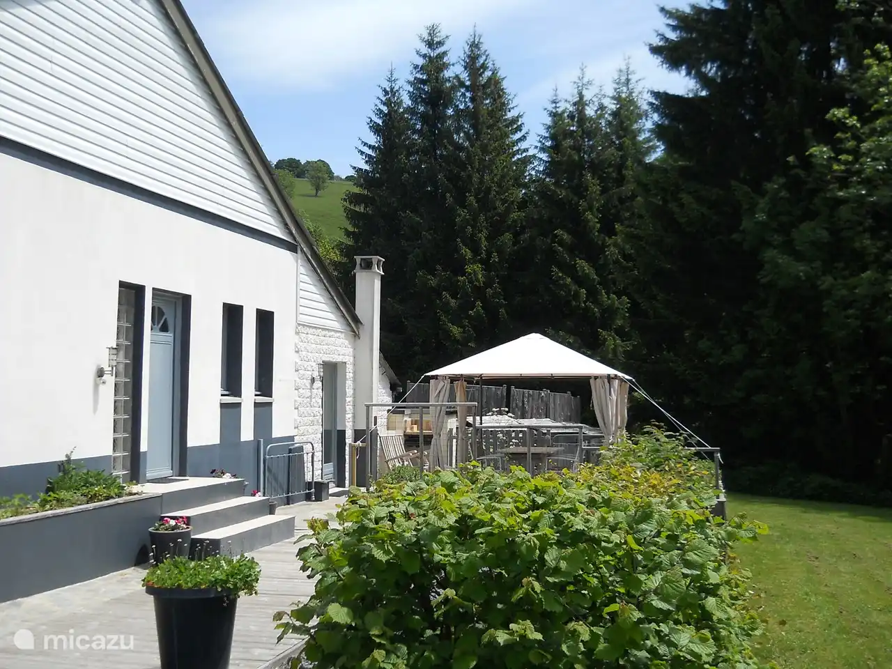 Gite les 3 Etoiles d'Auvergne in Frankreich, Puy-de-Dôme, Égliseneuve-d'Entraigues - gîte / hütte