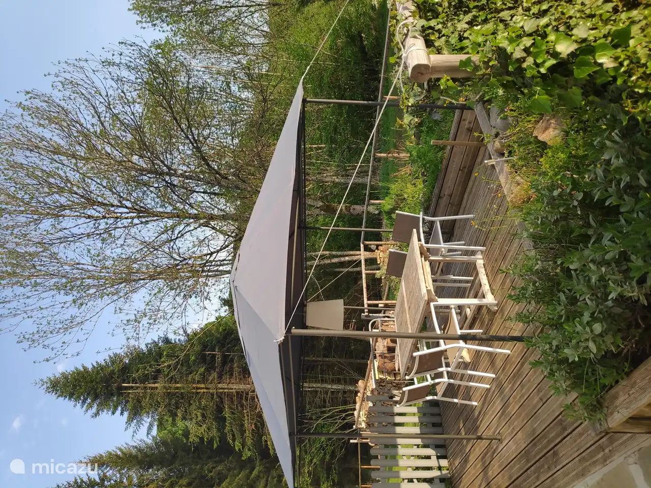 Terrasse Gite les 3 Etoiles d'Auvergne - Maison van Stijn