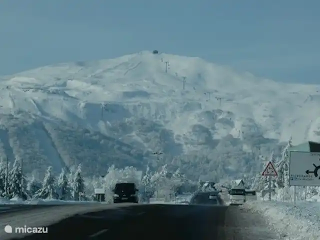 Gîte les 3 Etoiles d'Auvergne | France, Puy-de-Dôme, Égliseneuve-d'Entraigues - gîte / cottage Les pistes de ski de Super Besse / Sancy sont à quinze minutes en voiture des gîtes de la Maison van Stijn