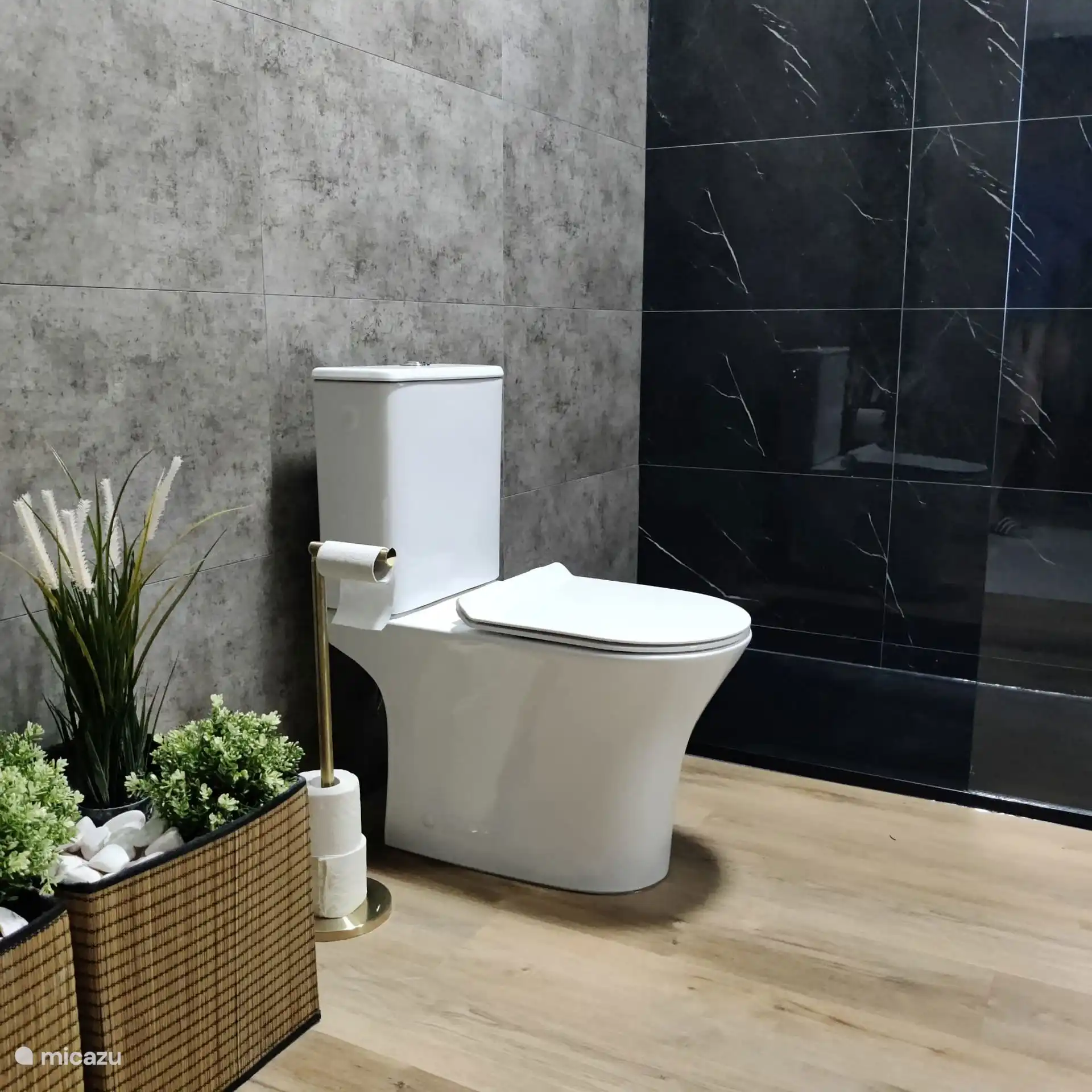 Badezimmer (komplett renoviert 2025).