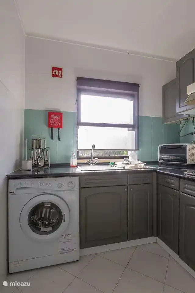 Keuken met wasmachine