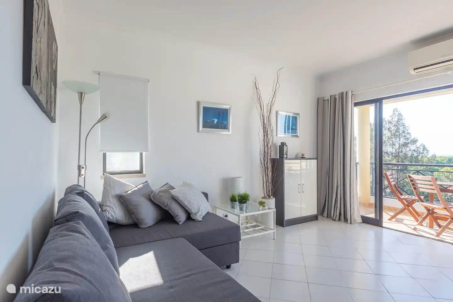 Zithoek met ruime sofabank