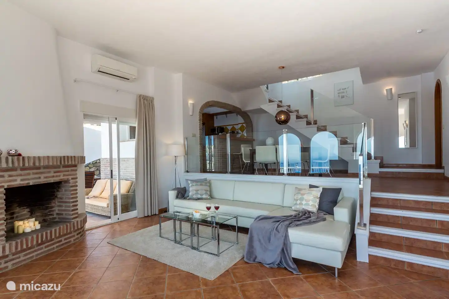 Salón con acceso a terraza