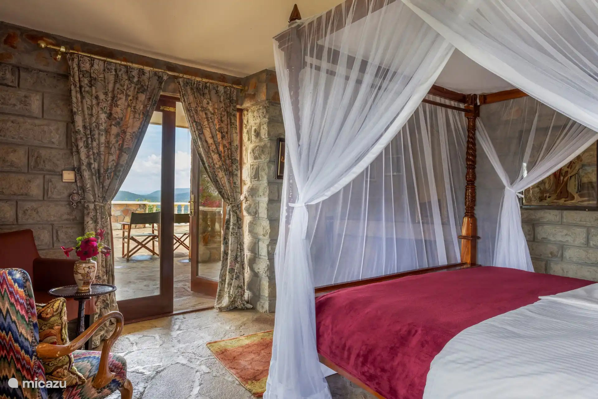 Oberes Schlafzimmer links