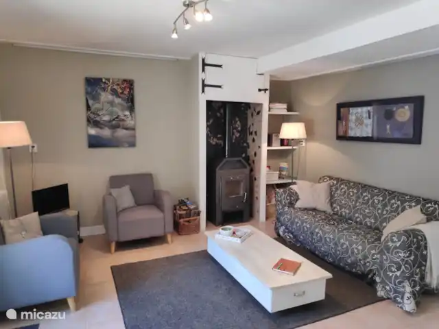 Gîte du Bois I - Maison van Stijn | France, Puy-de-Dôme, Égliseneuve-d'Entraigues - gîte / cottage Coin salon Gite du Bois I Maison van Stijn