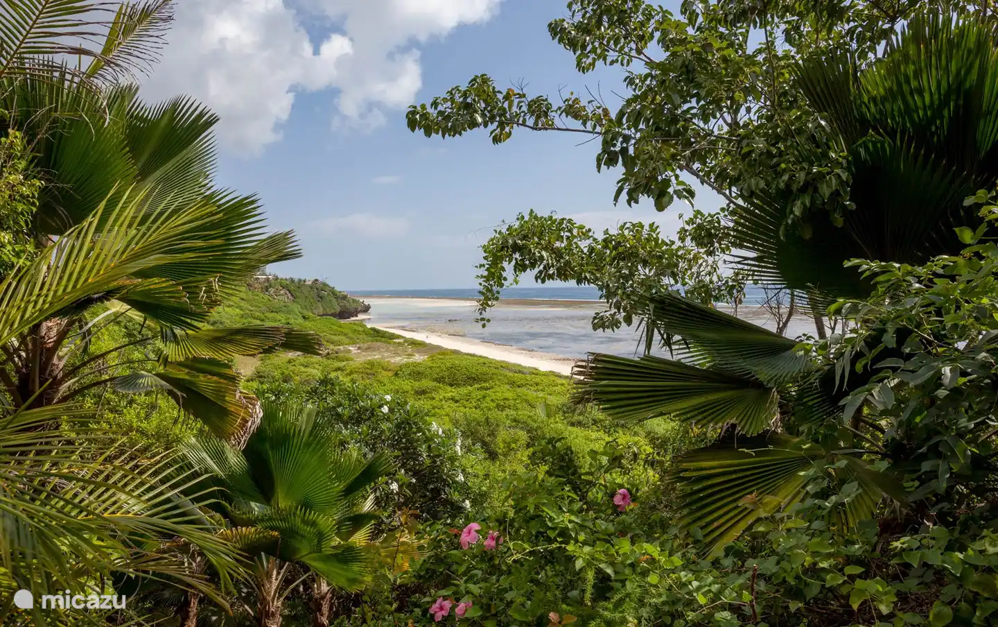 Blick auf den Strand und das Meer