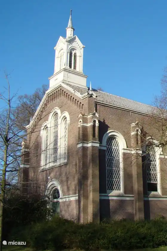 die Kirche auf dem Platz in Bloemendaal