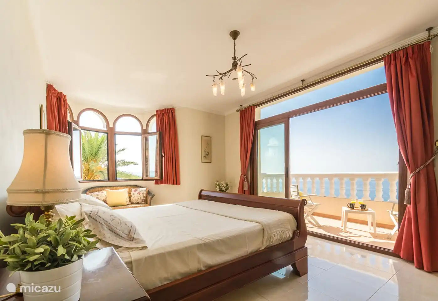 Tweepersoons slaapkamer met terras