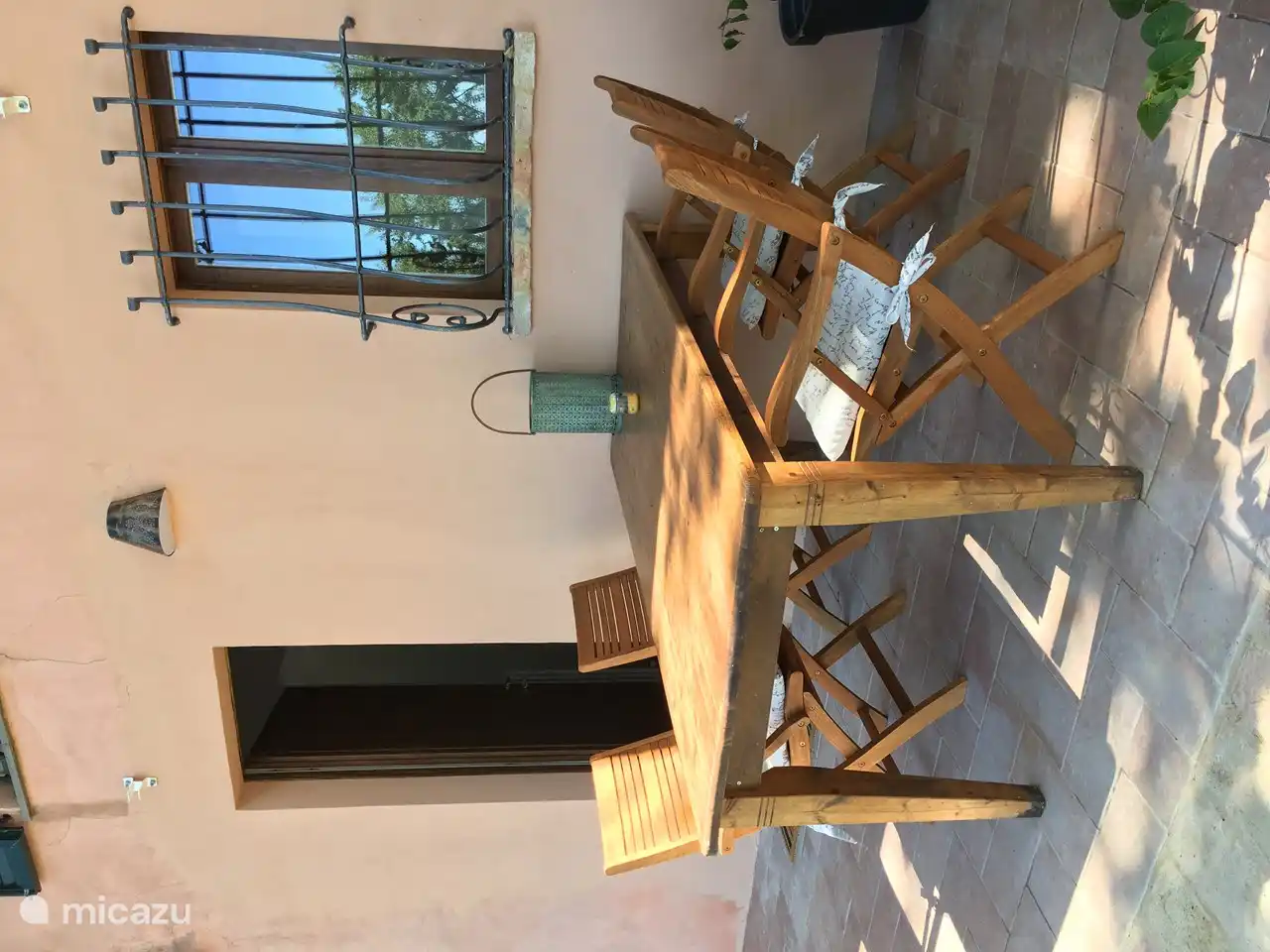 vous pouvez vraiment vous détendre sur votre terrasse privée.
Rester assis et ne rien faire est bien sûr aussi possible ! Mais manger ensemble n'est bien sûr pas mal non plus