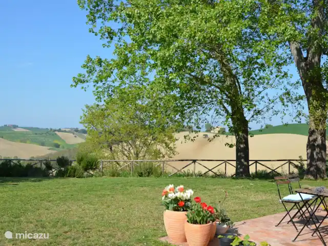Il Posto Perfetto-appartement Monti huren in Italië, Marche, Santa Maria Nuova - appartement ... of het nou voorjaar, zomer of herfst is; het uitzicht brengt je altijd tot rust!
