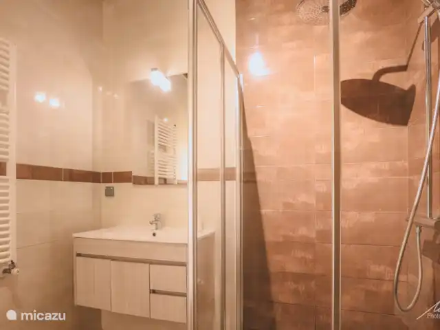 Quinta Charlotte | Portugal, Costa de Prata, Boa Vista - villa Salle de bain au rez-de-chaussée de la maison.