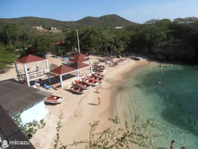 Bunita Blenchi huren in Curaçao, Banda Abou (west), Fontein - villa Het strand van Lagoon. Een van de mooiste snorkel en duik locaties op Curacao. U bent binnen 15 minuten met de auto bij dit strand vanaf Bunita Blenchi
