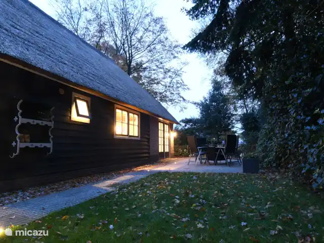 Location de Vacances Pays-Bas, Gueldre, Hulshorst (lac Veluwe), villa - Vacances de rêve Veluwe Impression de la terrasse à la lumière du soir à l'automne 2019