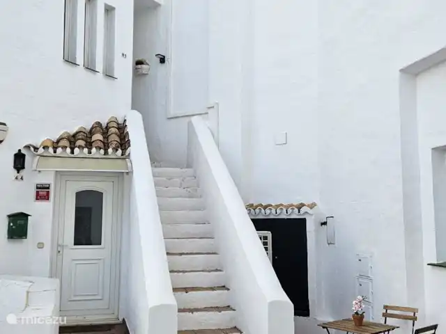 Location de Vacances Espagne, Costa del Sol, Mijas Golf, appartement - Maison Hoyo 16 Escalier menant à la porte d’entrée de l’appartement
