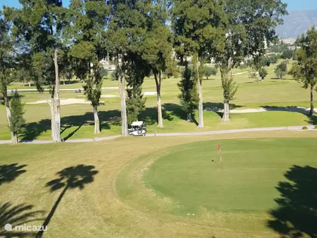 Location de Vacances Espagne, Costa del Sol, Mijas Golf, appartement - Maison Hoyo 16 Vue depuis la terrasse sur le green du trou 16.