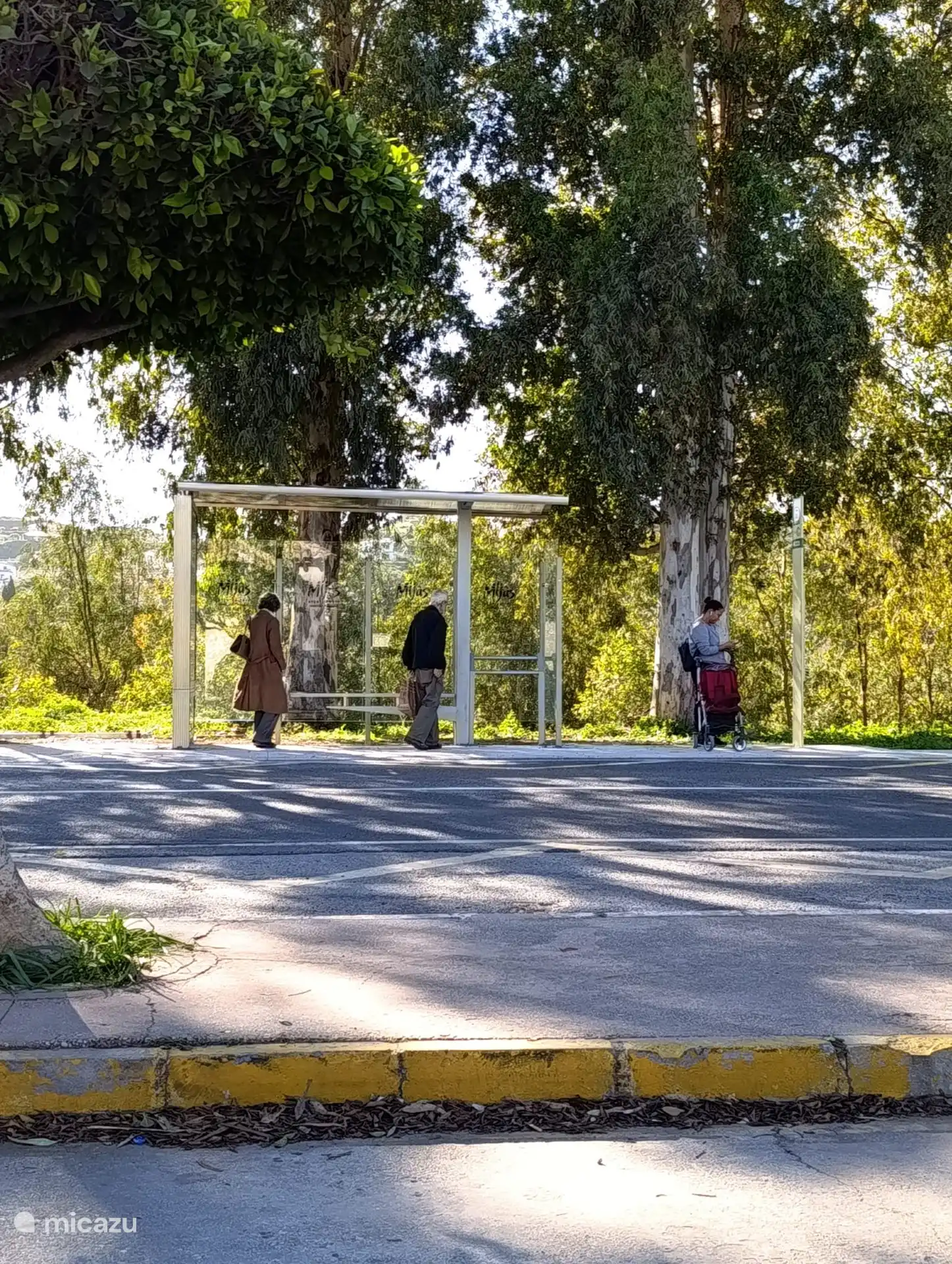 Parada de autob&#250;s para el autob&#250;s a Fuengirola M-223