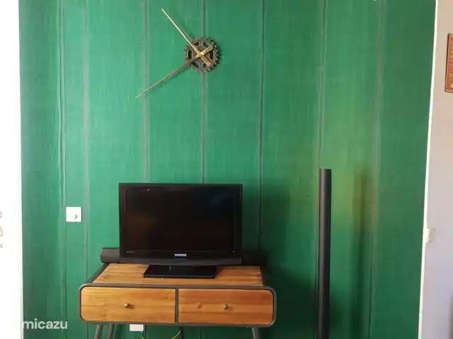 Location de Vacances Espagne, Costa del Sol, Mijas Golf, appartement - Maison Hoyo 16 Coin TV avec chromecast et barre de son avec bluethooth.