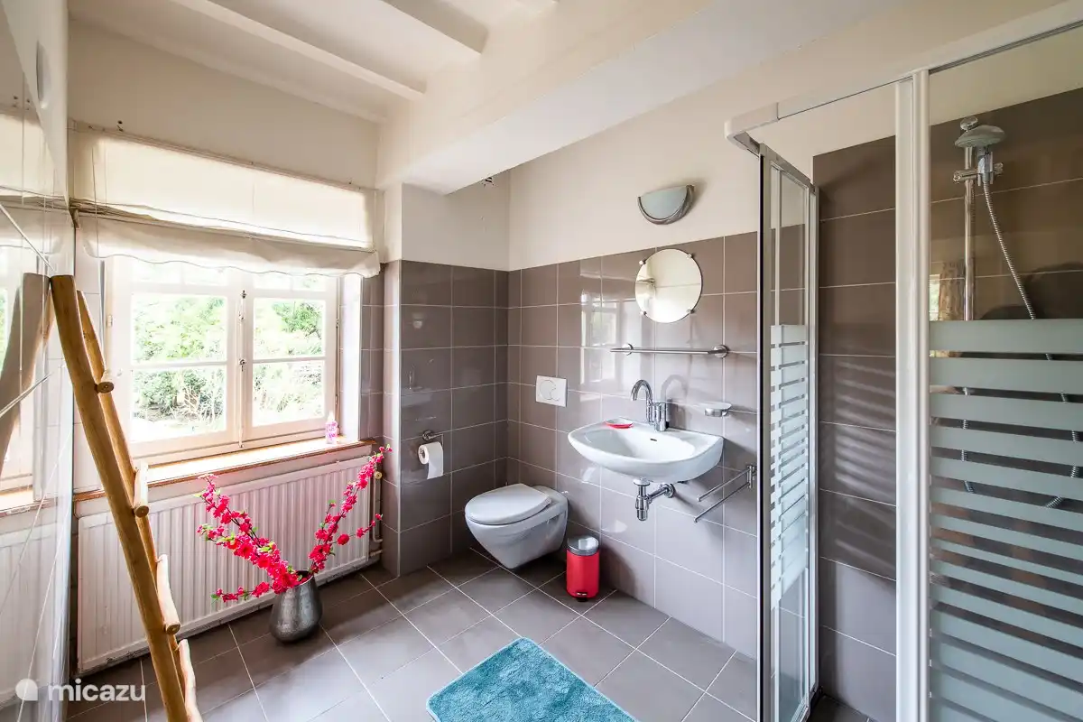 Badkamer ensuite De Kersentuin