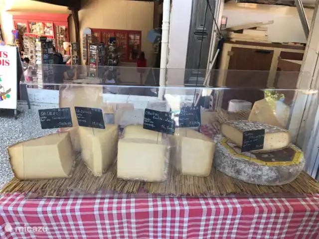 Location de Vacances France, Tarn-et-Garonne, Valeilles, gîte / cottage - Gîte Le Vieux Manoir Il y a un marché animé dans la région tous les jours