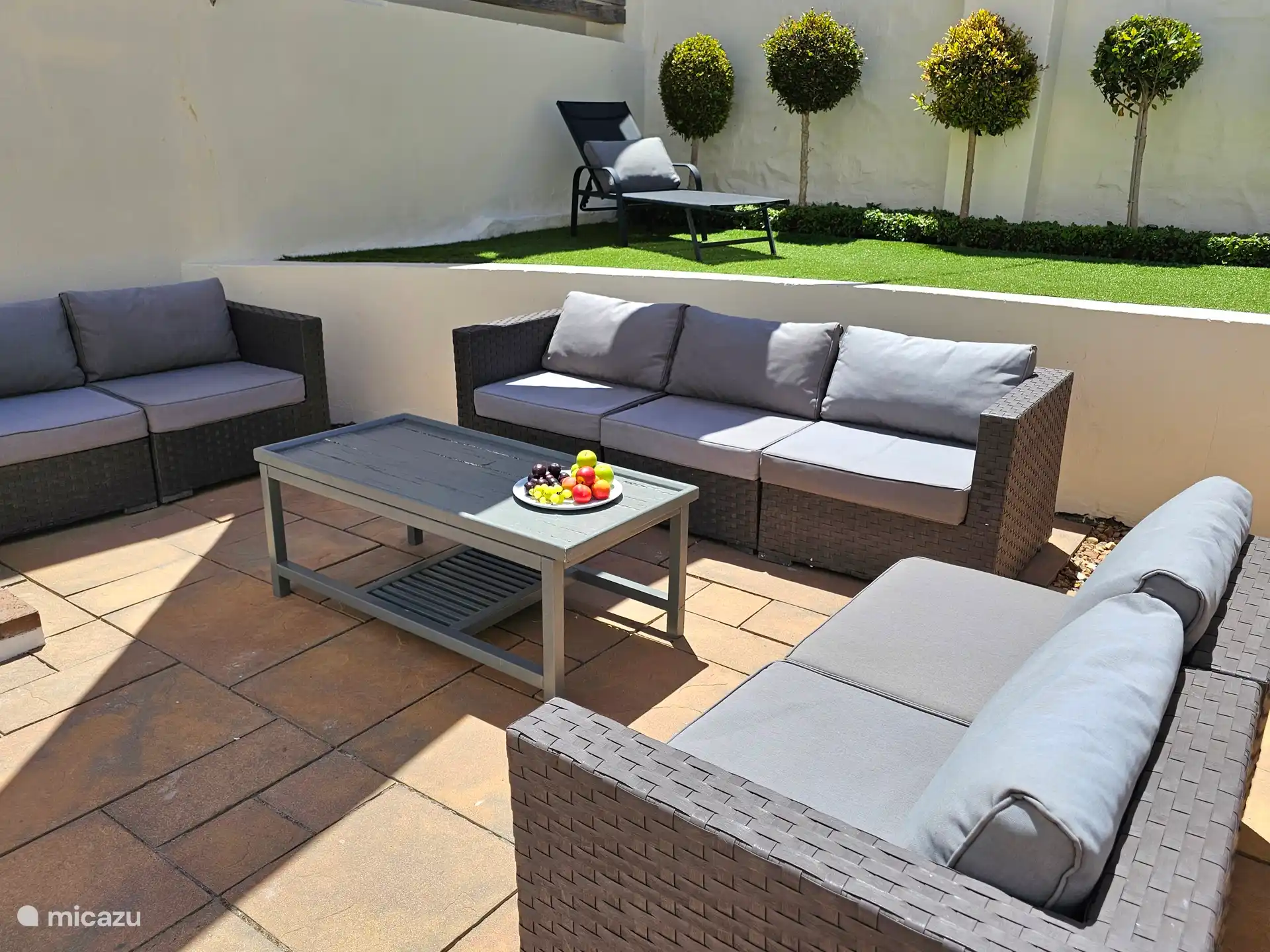 Lounge set met shade cloth