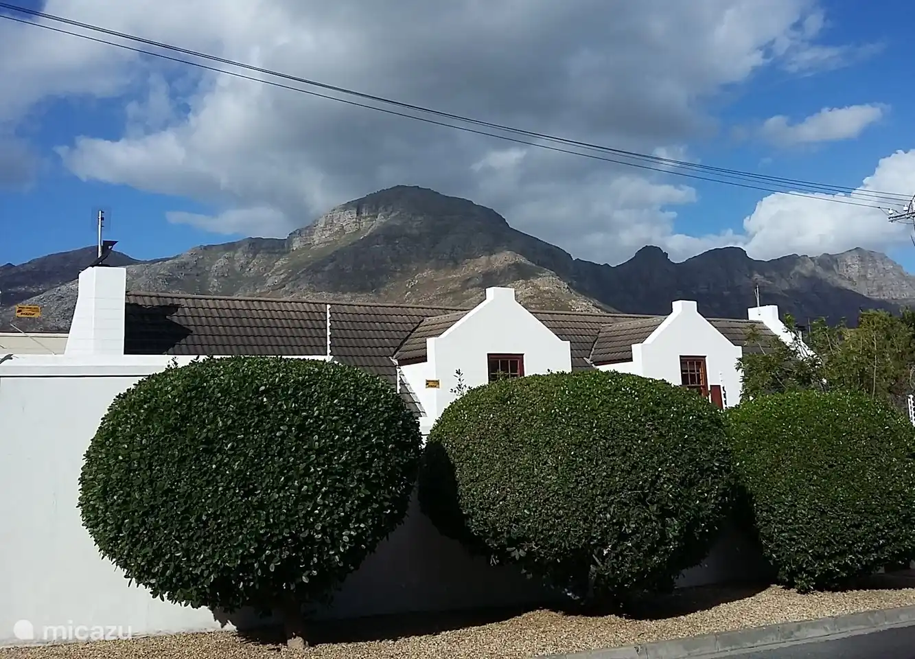 Vue de la maison, avec Chapman's Peak Drive en arrière-plan