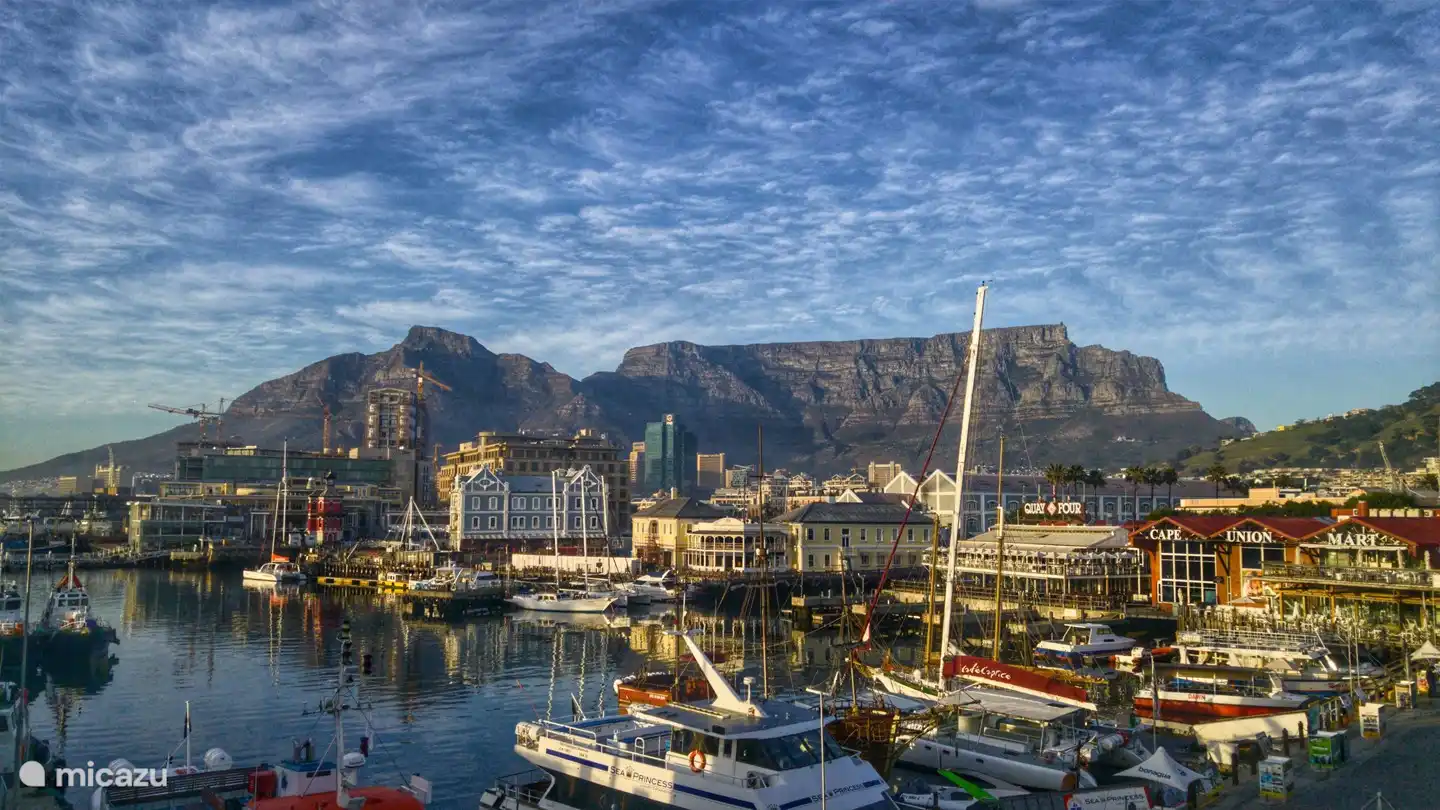 Table Mountain 1 des New7Wonders of Nature vu du V&amp;A Waterfront.