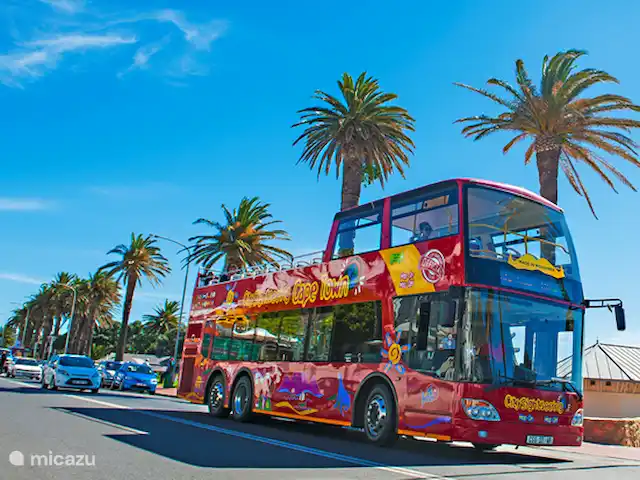 Location de Vacances Afrique du Sud, Le Cap (Cap occidental), Houtbaai, villa - The Gables, Hout Bay Le bus HoponHopoff avec embarquement à Hout Bay, différents parcours possibles.