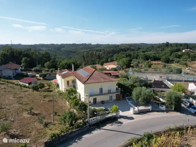 A Casa Amarela | Portugal, Coimbra, Pinheiro de Coja - maison de vacances Location maison avec forêt derrière