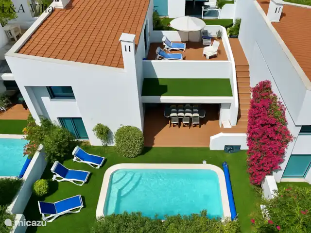 Location de Vacances Portugal, Algarve, Portimão, villa - Villa L&A piscine privée chauffée Villa entière 3 chambres pour vous
Promenade dans la piscine chauffée
Détendez-vous
