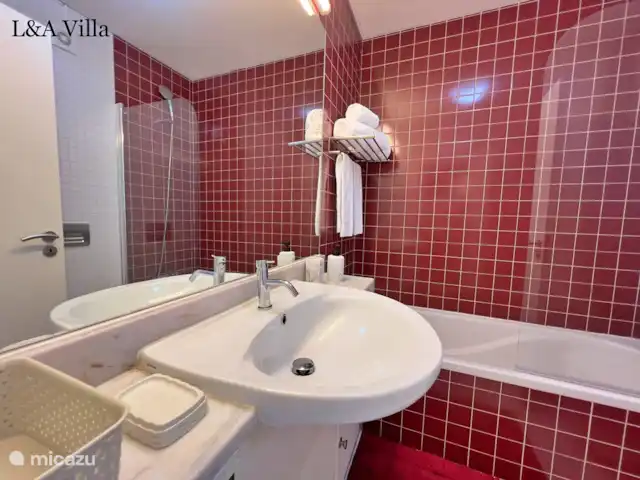 Location de Vacances Portugal, Algarve, Portimão, villa - Villa L&A piscine privée chauffée Salle de bain au rez-de-chaussée