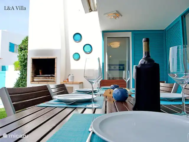 Location de Vacances Portugal, Algarve, Portimão, villa - Villa L&A piscine privée chauffée Table à manger sur le pont - vue sur la piscine