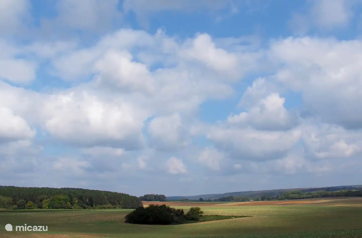 La Jeunesse as a speck in the landscape