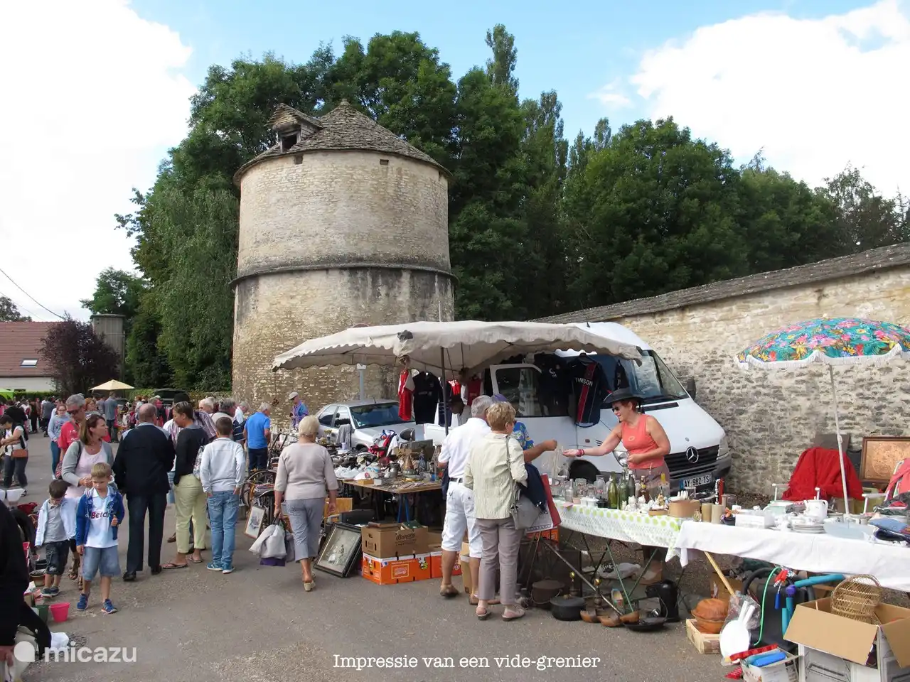 impression of a vide-grenier