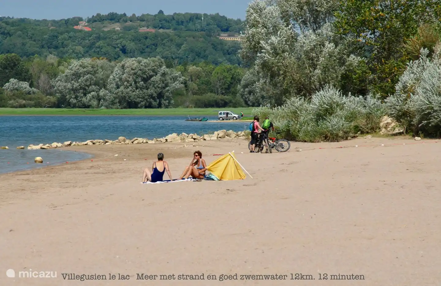 Villegusien le Lac, lake with beach and good bathing water (12 minutes)