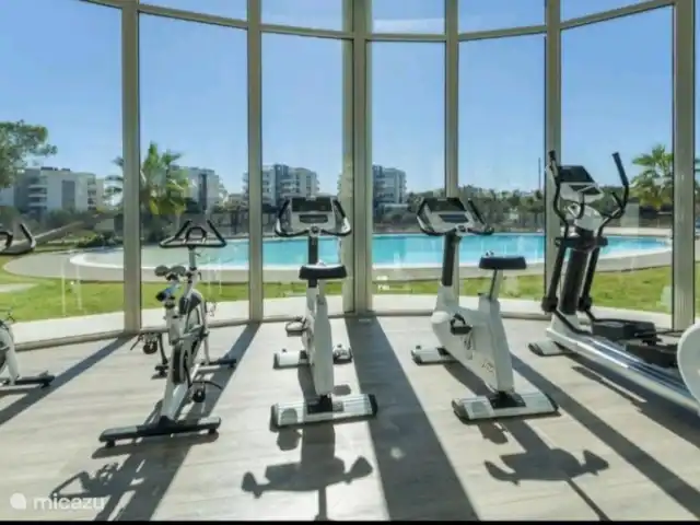 Residencial Green Hills | Espagne, Costa Blanca, Orihuela Costa - appartement Salle de sport avec de beaux équipements.